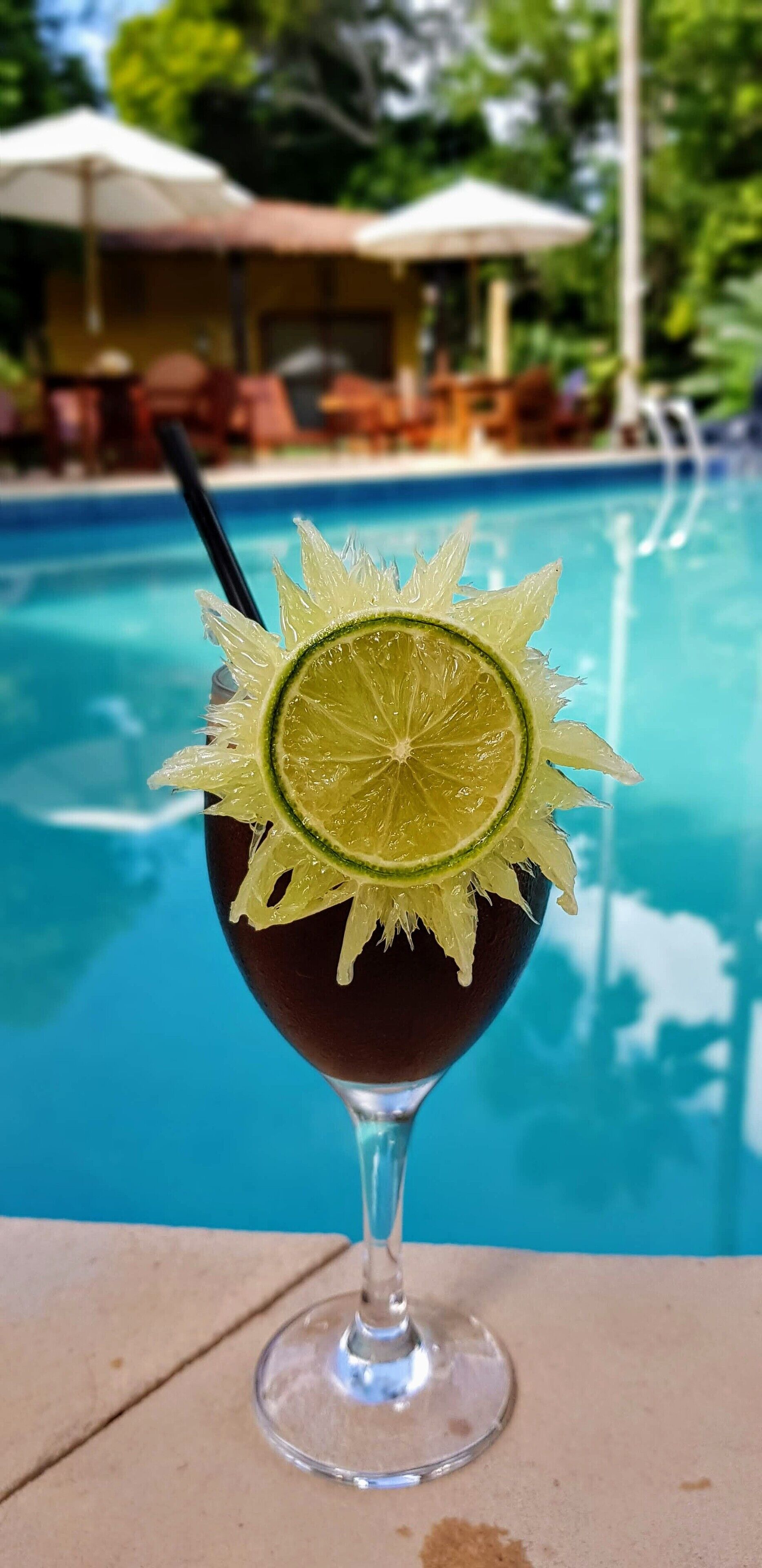 Bar en bord de piscine