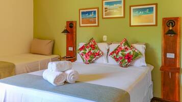 Suíte standard | Frigobar, cofres nos quartos, ferros/tábuas de passar roupa