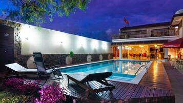 Outdoor pool, open 10 AM to midnight, sun loungers