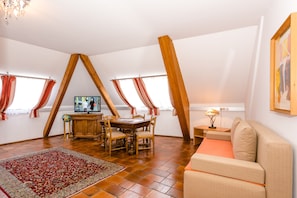 Superior Double Room | Living area