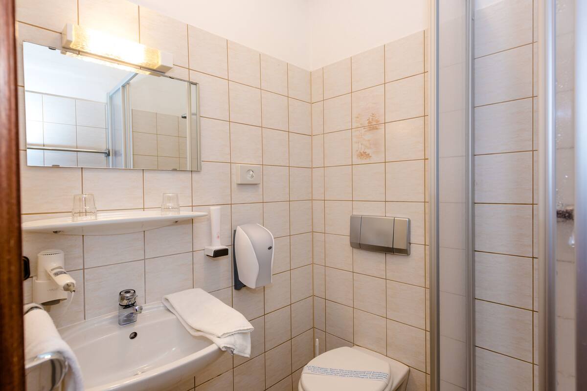 Free toiletries, towels