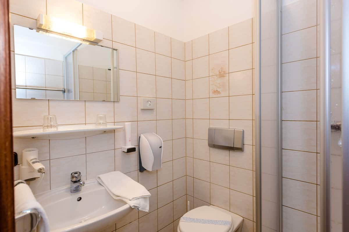 Free toiletries, towels