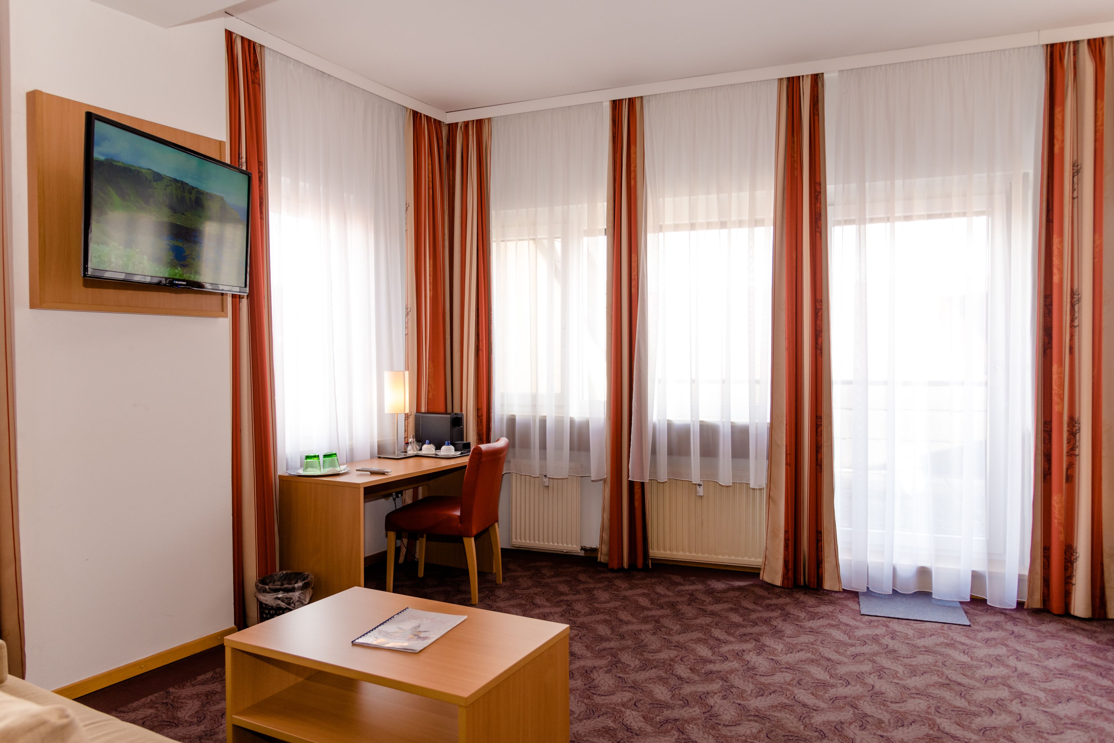 Habitación doble, Terraza | Caja de seguridad en la habitación, escritorio y insonorización 