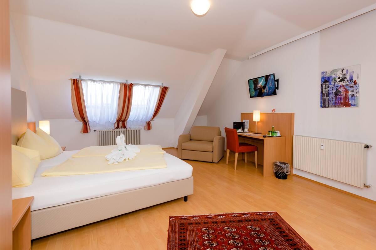Comfort Double Room | In-room safe, desk, soundproofing, rollaway beds (surcharge)
