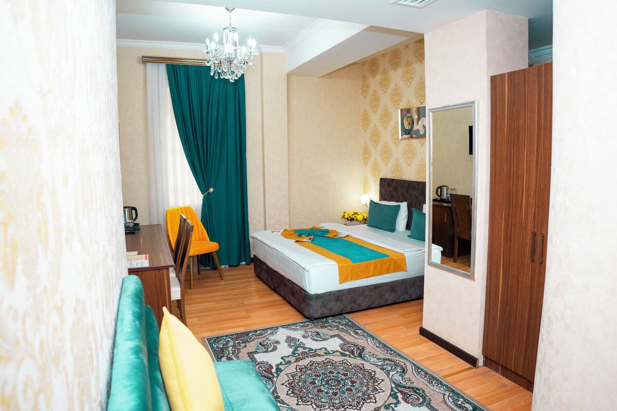 1 bedroom, premium bedding, minibar, in-room safe