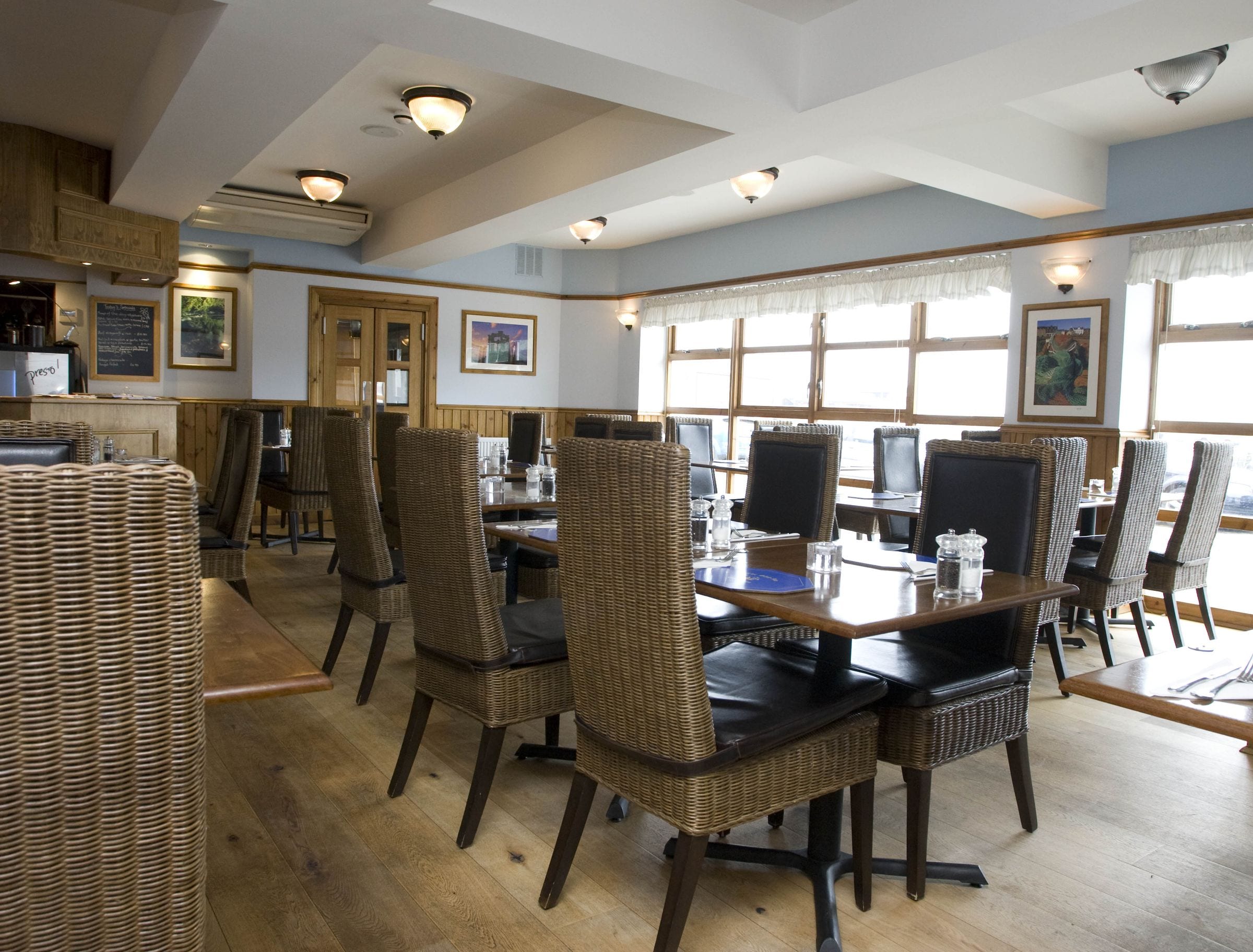 Breakfast, lunch, dinner served; international cuisine, beach views 