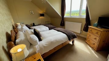 Twin Room, Private Bathroom (Second Floor Twin) | Free WiFi, bed sheets
