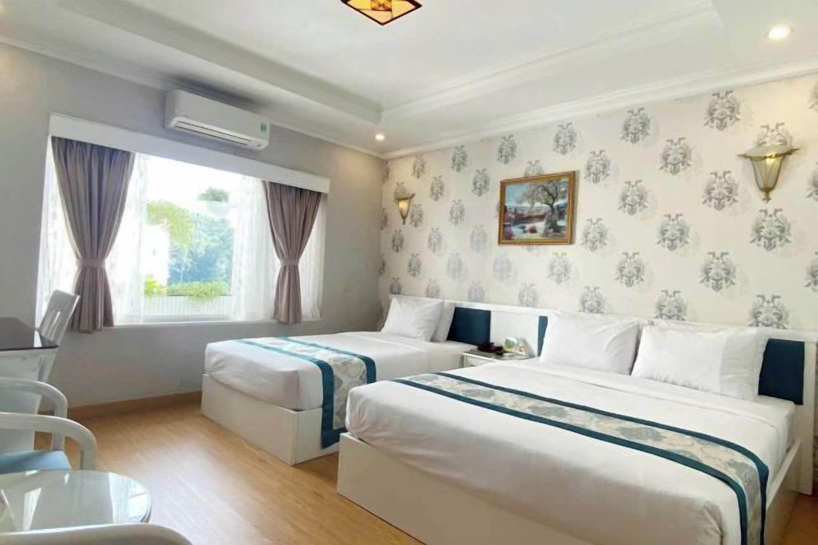 Minibar, in-room safe, desk, laptop workspace