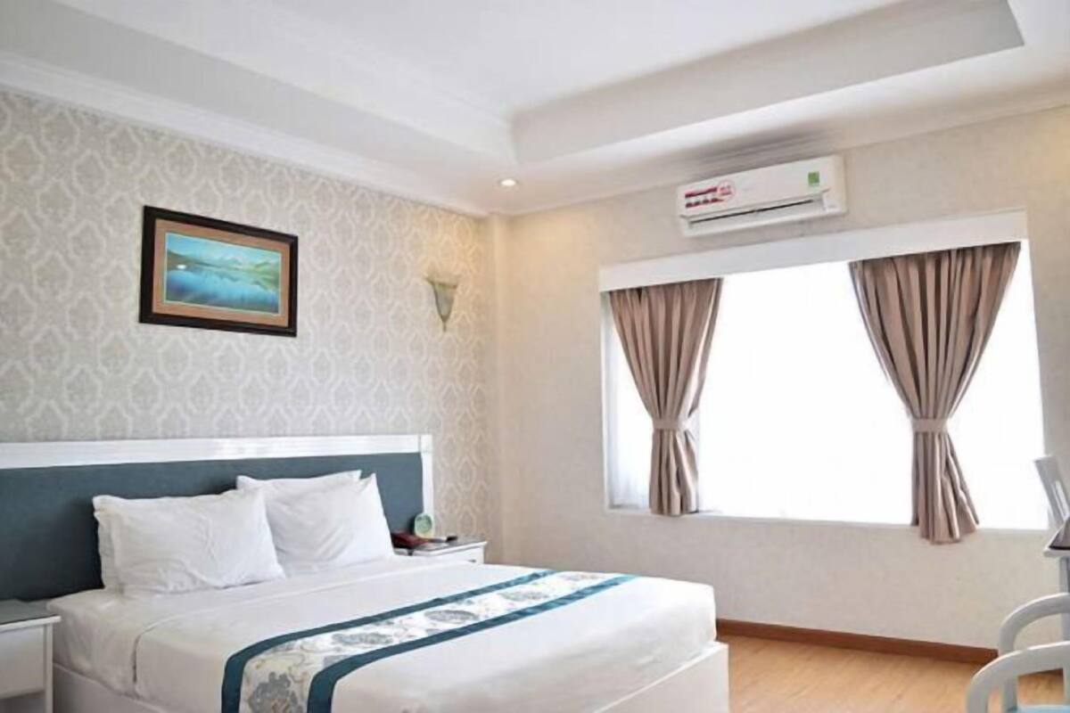 Minibar, in-room safe, desk, blackout curtains