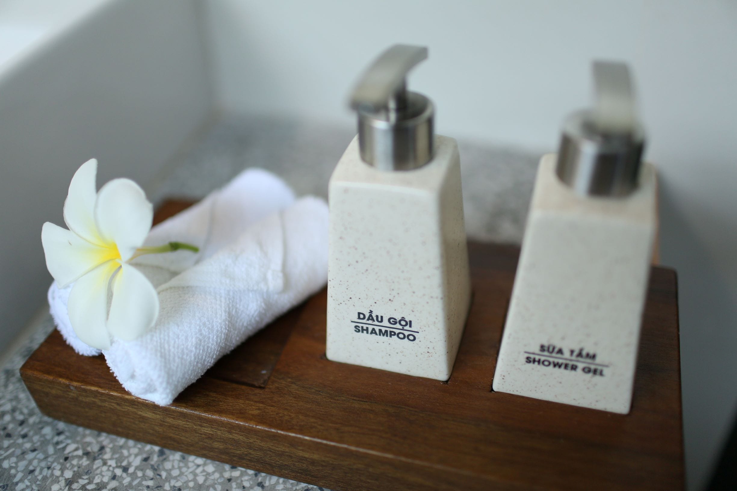 panorama family bungalow with sea view | bathroom | shower, free toiletries, hair dryer, slippers