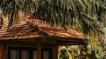 Superior Bungalow, Garden View | Balcony