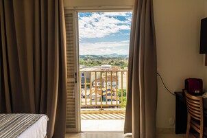 Quarto premium | Frigobar, cofres nos quartos, individualmente decorados