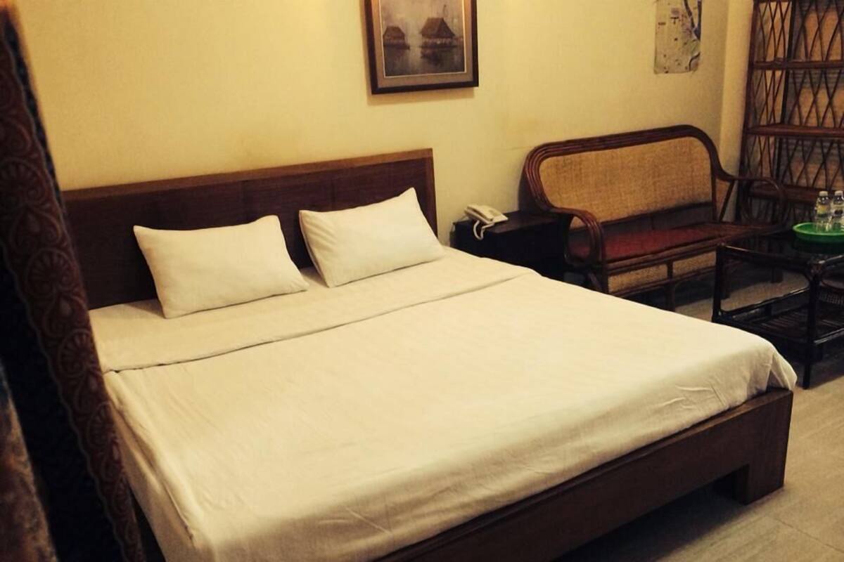 Double Room, No Windows