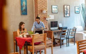 Dining - Hometown Hotel (Phnom Penh)