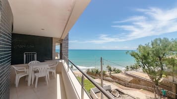 Departamento de lujo, vista al mar | Vista del balcón