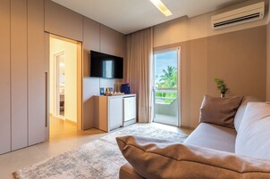 Minibar, sistema de insonorización, wifi gratis y ropa de cama 