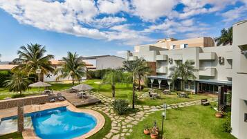 Outdoor pool, sun loungers