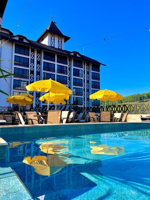 6 indoor pools, 3 outdoor pools