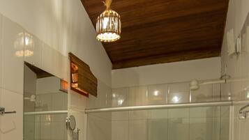 Family Suite, 1 Bedroom | Bathroom | Shower