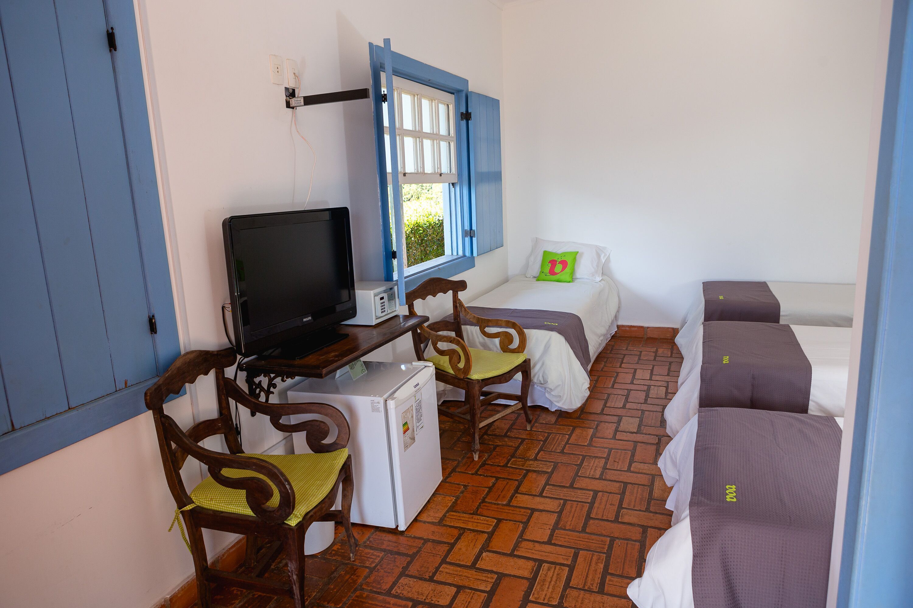 Minibar, in-room safe, desk, free WiFi