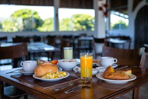Free daily buffet breakfast - VOA Mirante Do Café (Ouro Preto)
