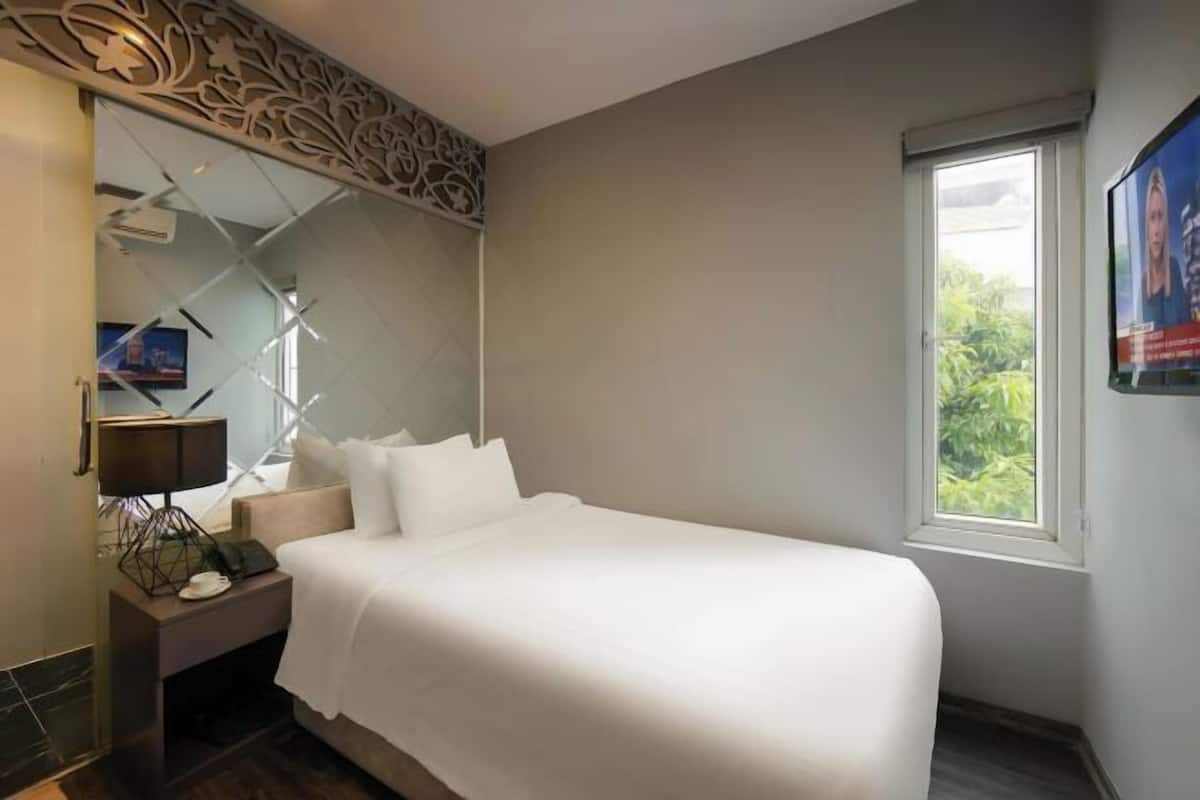 Free minibar items, in-room safe, desk, blackout drapes