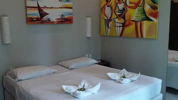 三人房 | 迷你吧、客房內保險箱、書桌、免費無線上網