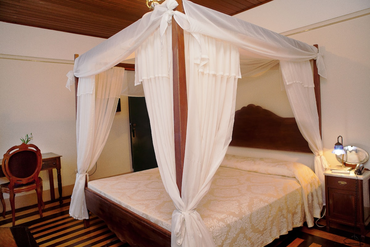 Suite | 1 bedroom, minibar, in-room safe, individually decorated