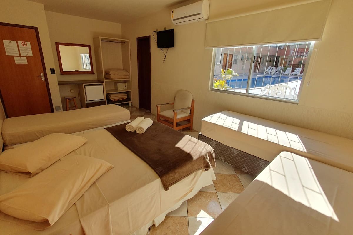 Minibar, Zimmersafe, Verdunkelungsvorhänge, schallisolierte Zimmer