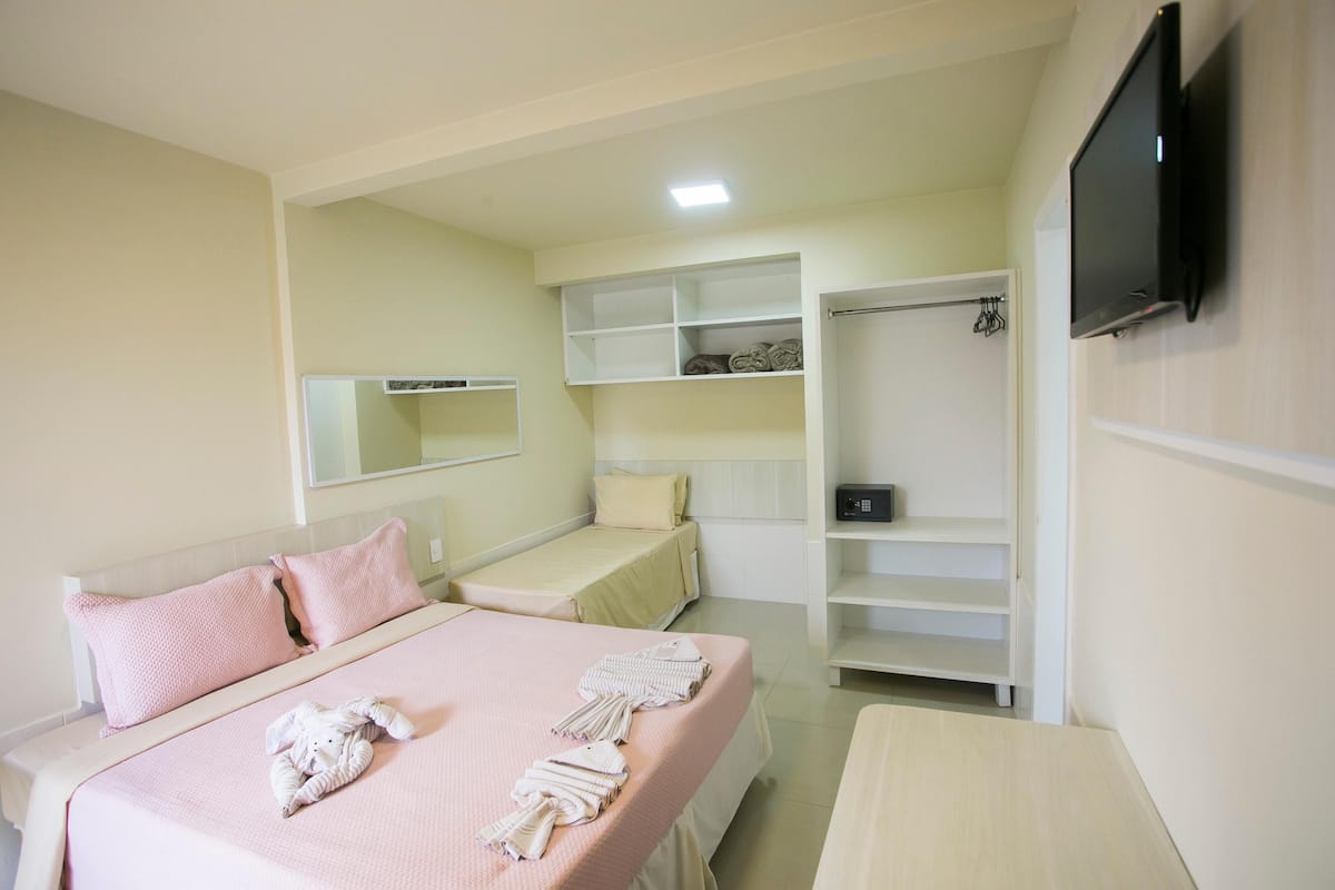 Minibar, caja fuerte, cortinas opacas y sistema de insonorización