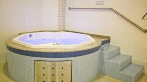 Bain à remous intérieur