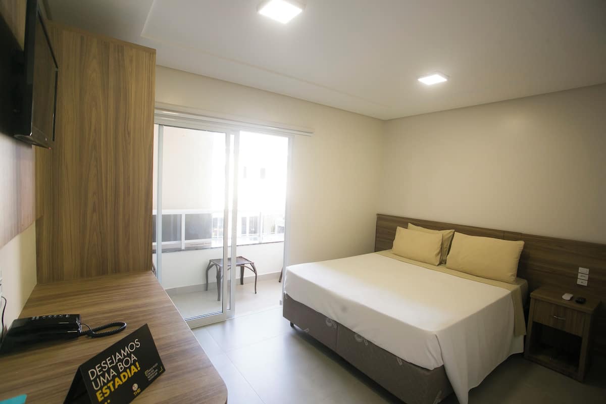 Superior Double Room | Minibar, in-room safe, blackout drapes, soundproofing