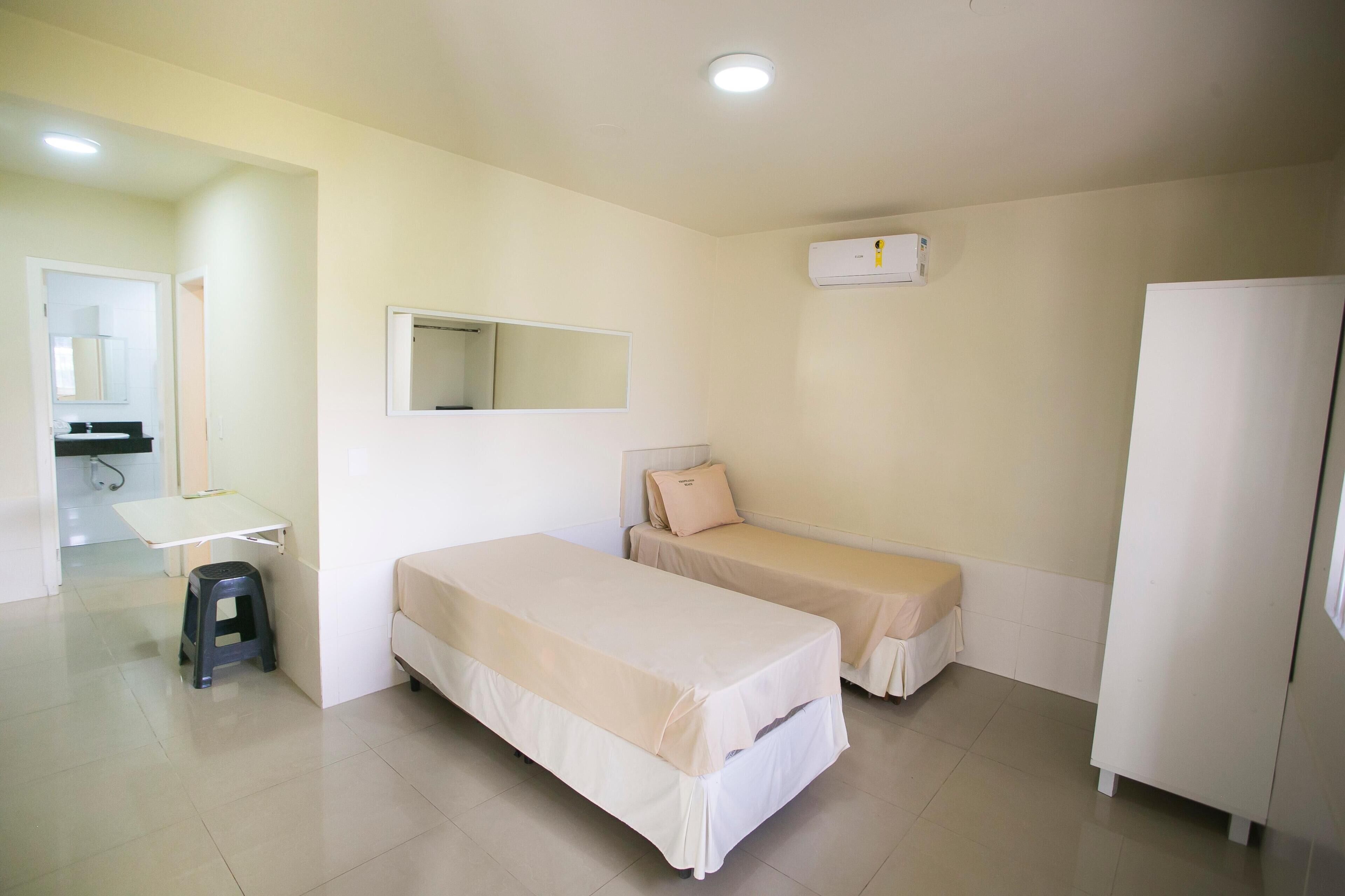Minibar, caja fuerte, cortinas opacas y sistema de insonorización