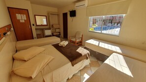 Chambre Économique | Minibar, coffres-forts dans les chambres, rideaux occultants