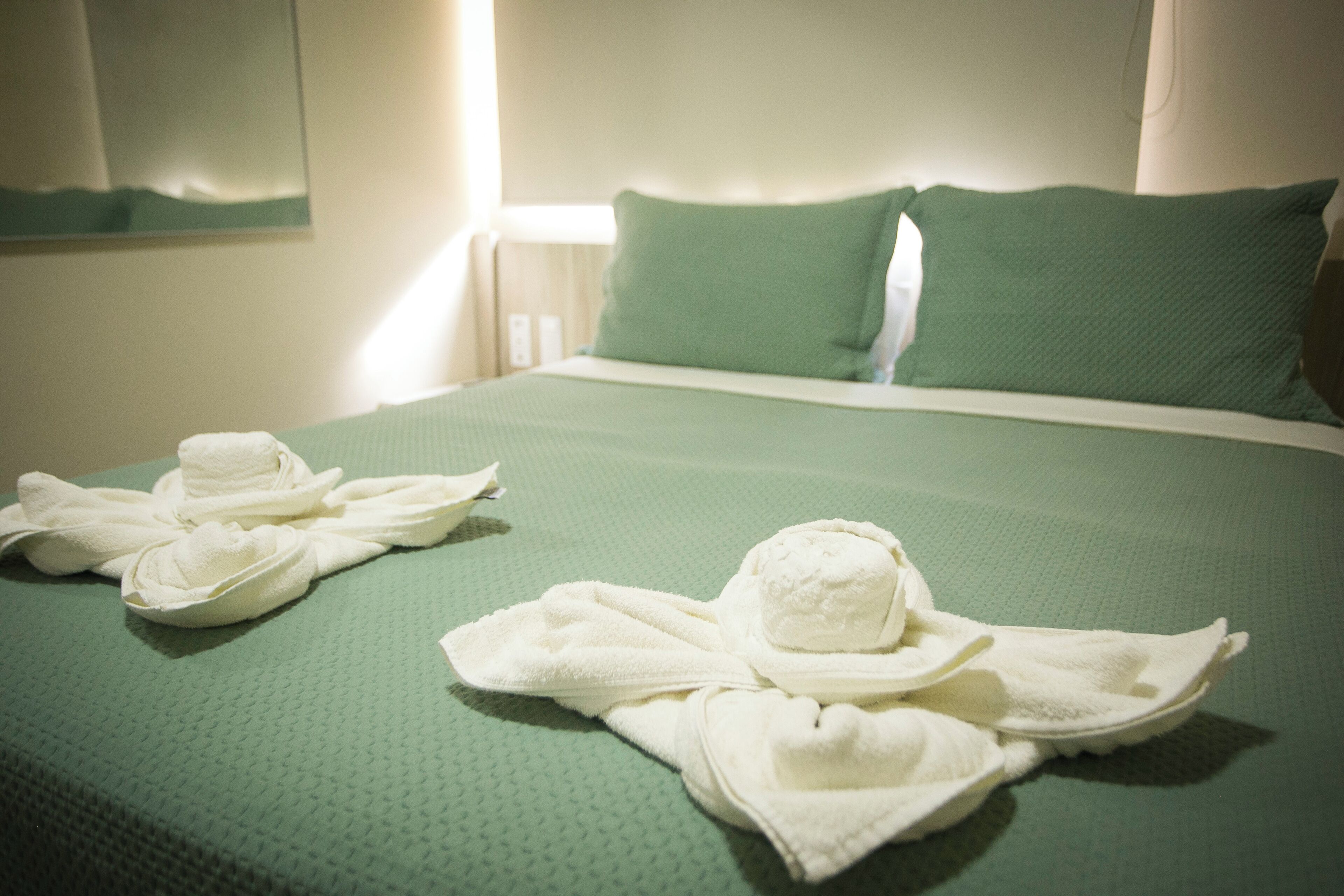 Standard Double or Twin Room | Minibar, in-room safe, blackout drapes, soundproofing
