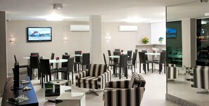 Lobby sitting area - Absolutte Hotel (Salvador)