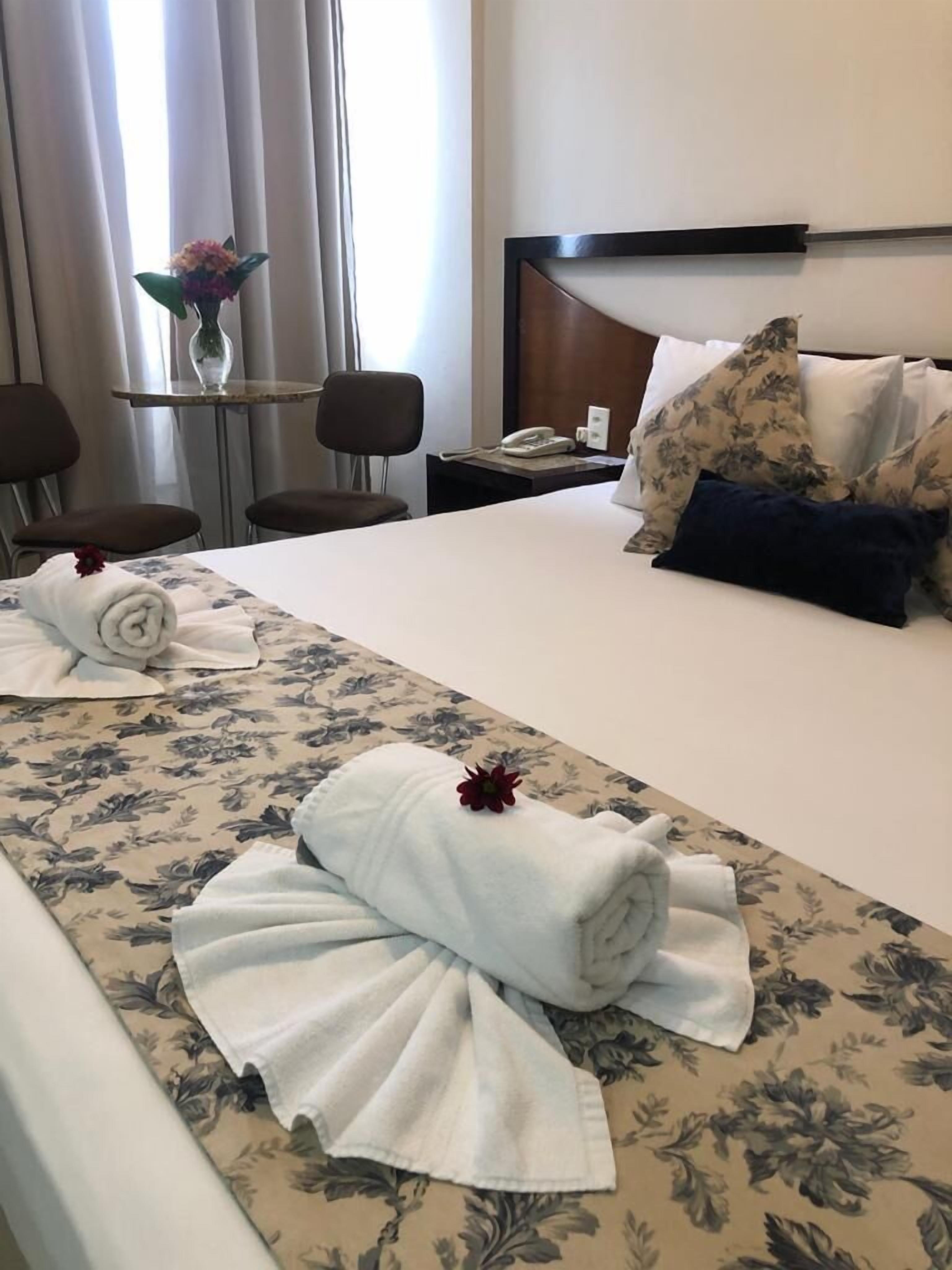 standard double room | 1 bedroom, minibar, in-room safe, blackout curtains