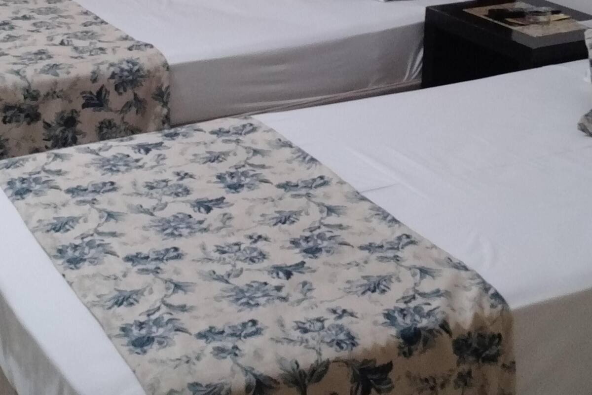 1 soverom, minibar, safe på rommet og blendingsgardiner