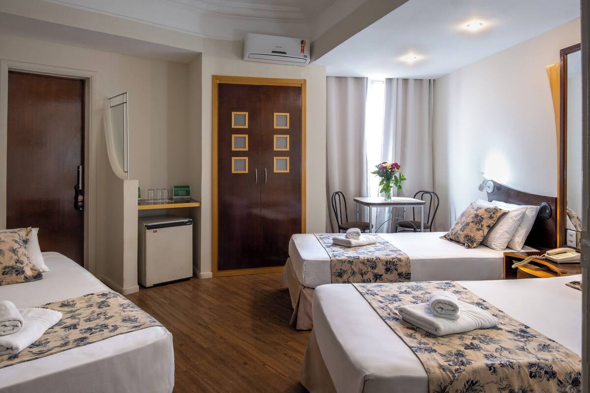 1 soverom, minibar, safe på rommet og blendingsgardiner