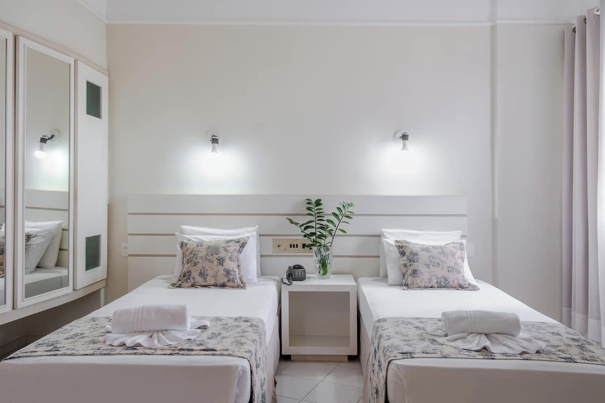 1 chambre, minibar, coffres-forts dans les chambres, rideaux occultants
