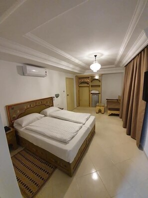 Svit (Double) | Skrivbord, ljudisolering, gratis barnsängar och gratis wi-fi