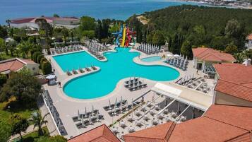 Indoor pool, outdoor pool