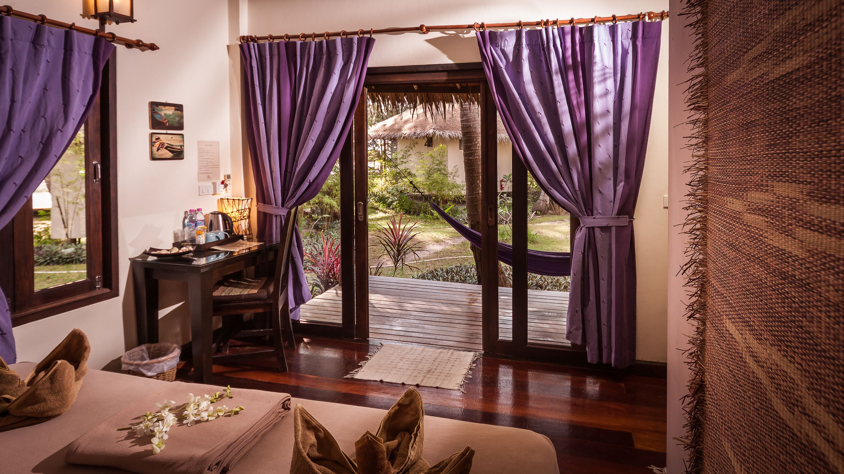 bungalow, partial sea view | 1 bedroom, in-room safe, desk, free cots/infant beds