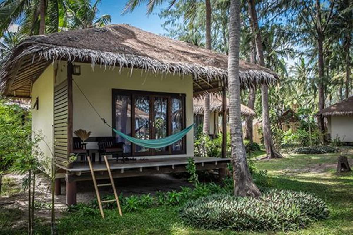Bungalow, Garden View | 1 bedroom, in-room safe, desk, free cots/infant beds