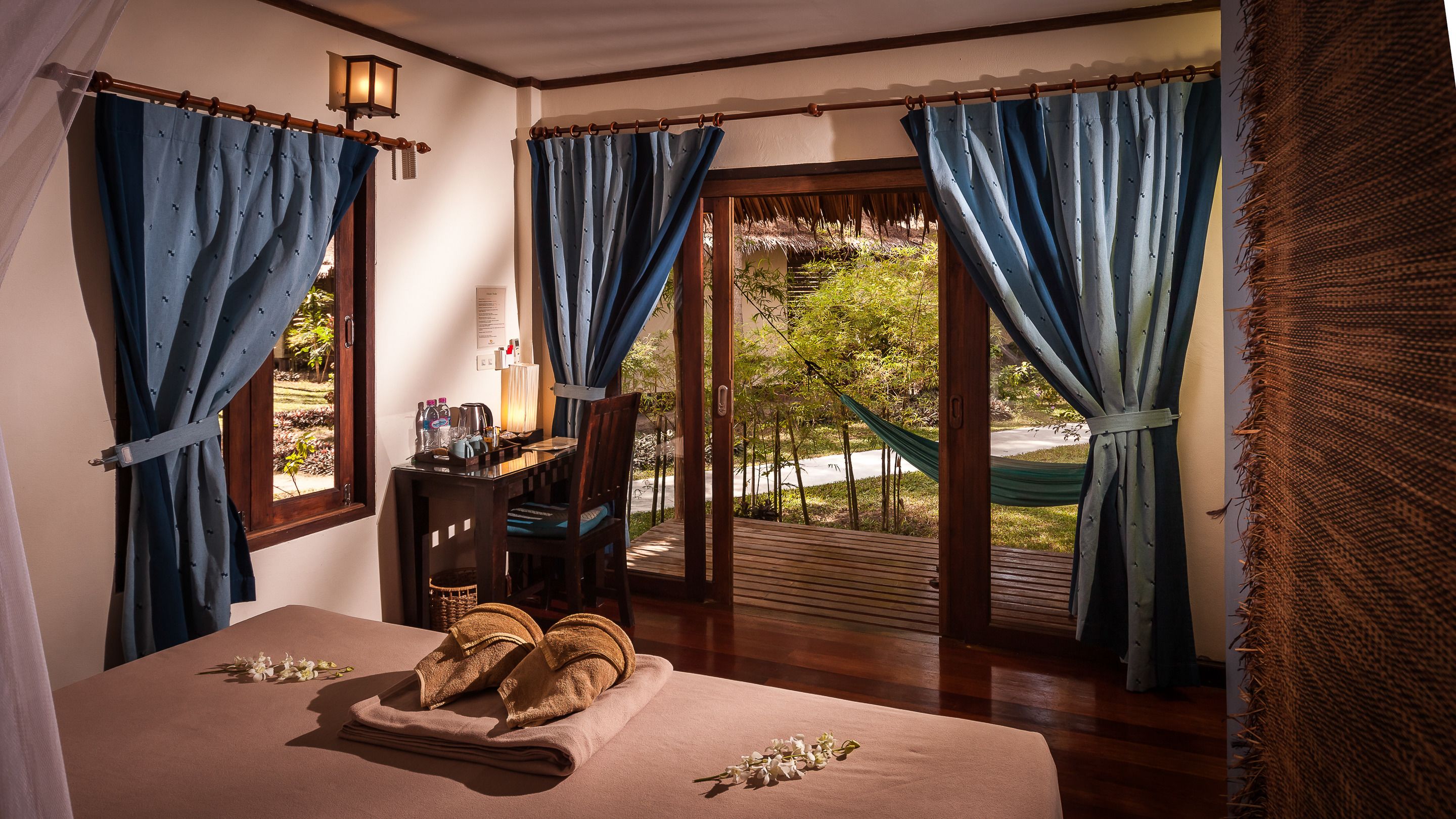 bungalow, garden view | 1 bedroom, in-room safe, desk, free cots/infant beds