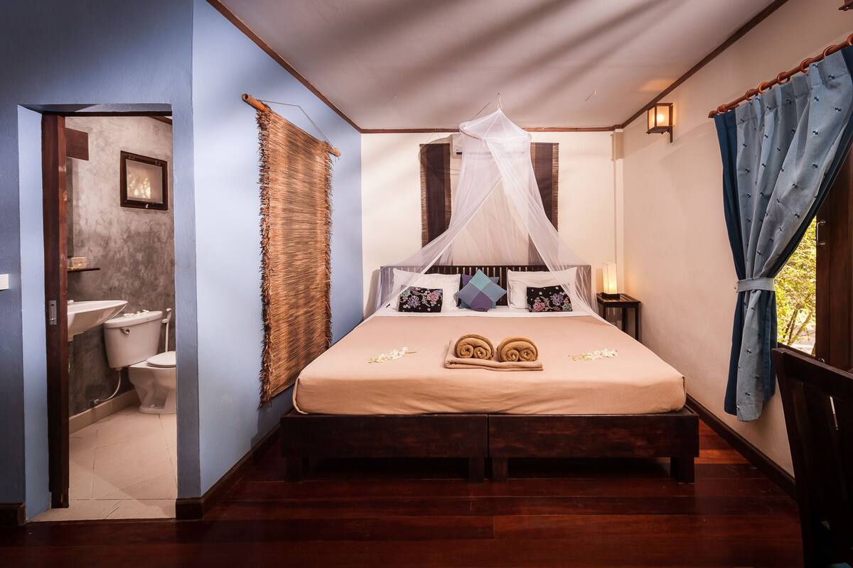 1 bedroom, in-room safe, desk, free cots/infant beds