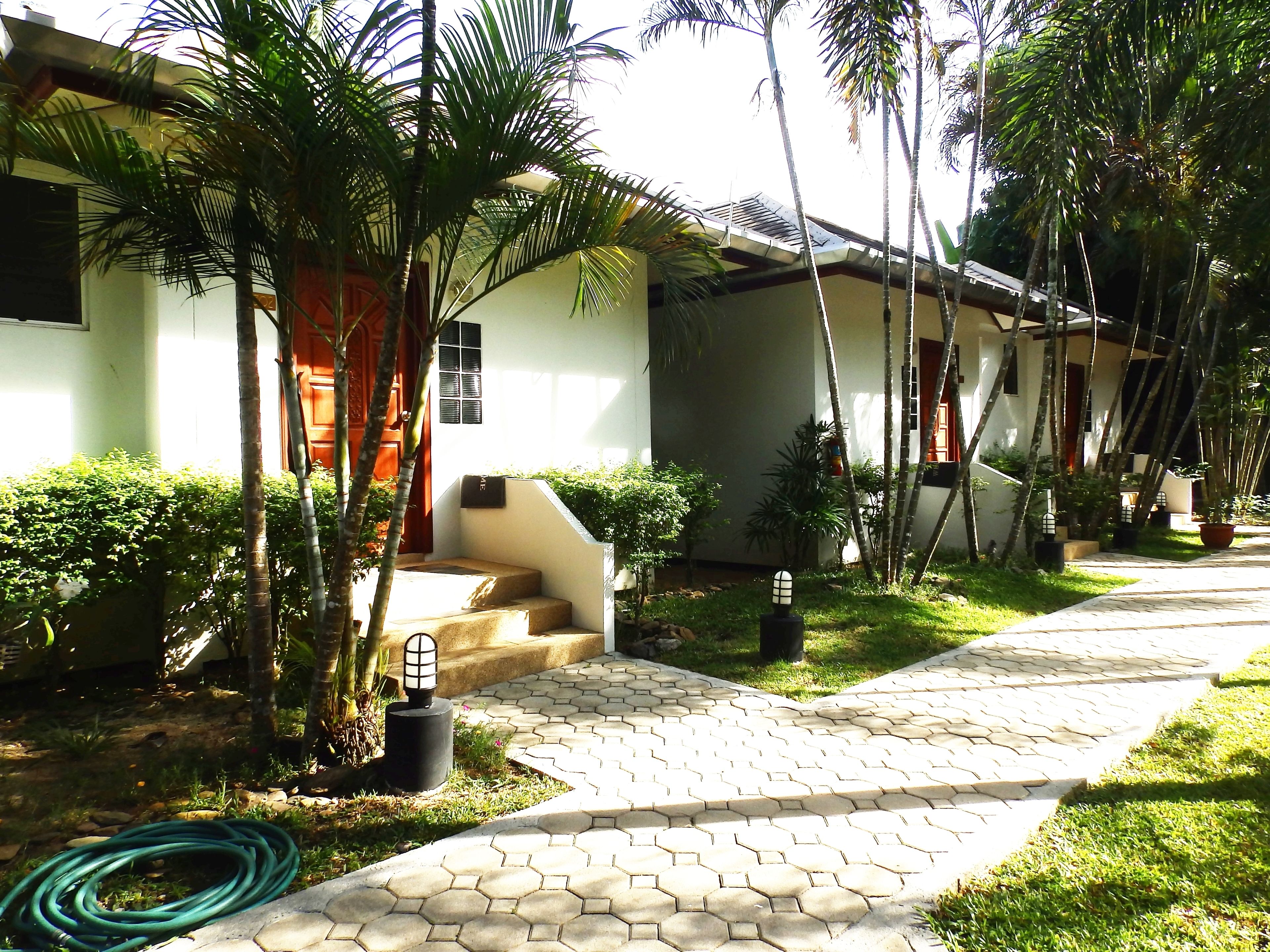 bungalow | in-room safe, desk, blackout curtains, rollaway beds