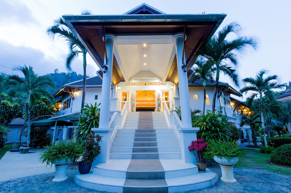 Serenity Lakeside Resort