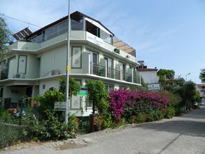 Front of property - Caretta Caretta Hotel (Ortaca)