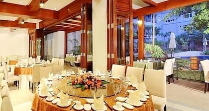 Bahamas Holiday Hotel - Sanya